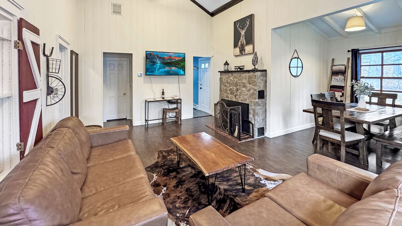 Photo of Livingroom in Commack