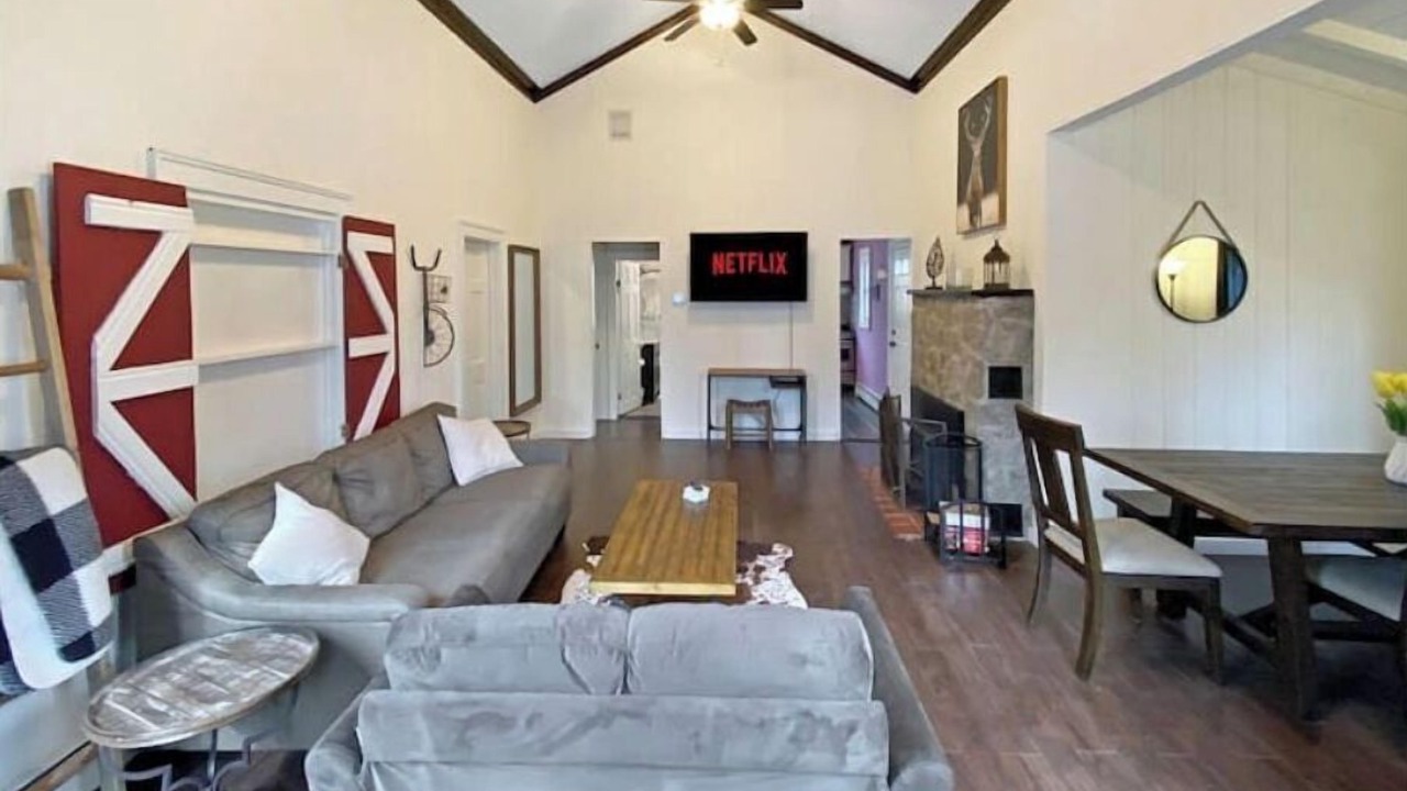 Photo of Livingroom in Commack