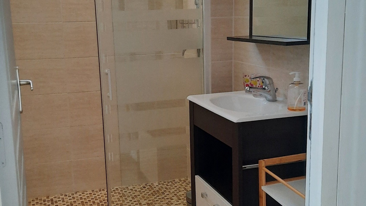 Photo of Bathroom in Le Port