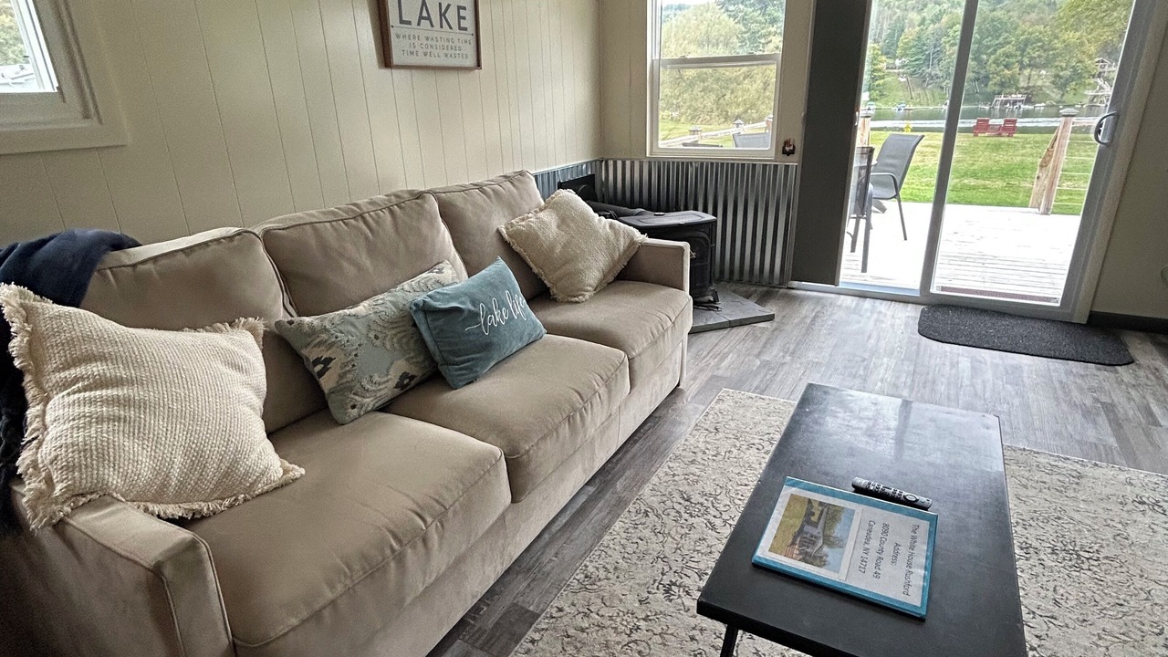 Photo of Livingroom in Rushford Lake