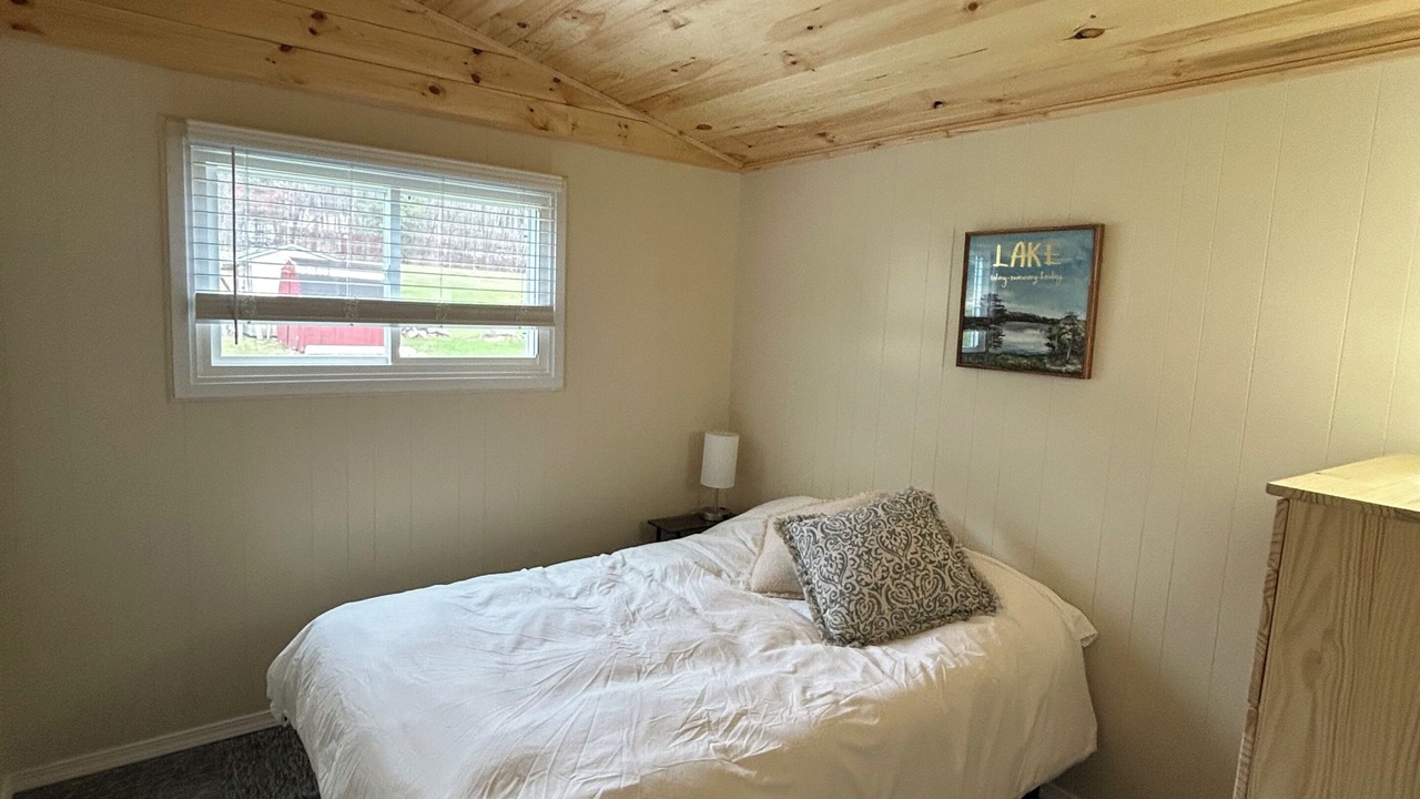 Photo of Bedroom in Rushford Lake