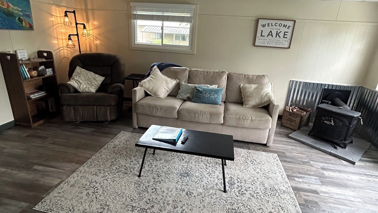 Photo of Livingroom in Rushford Lake
