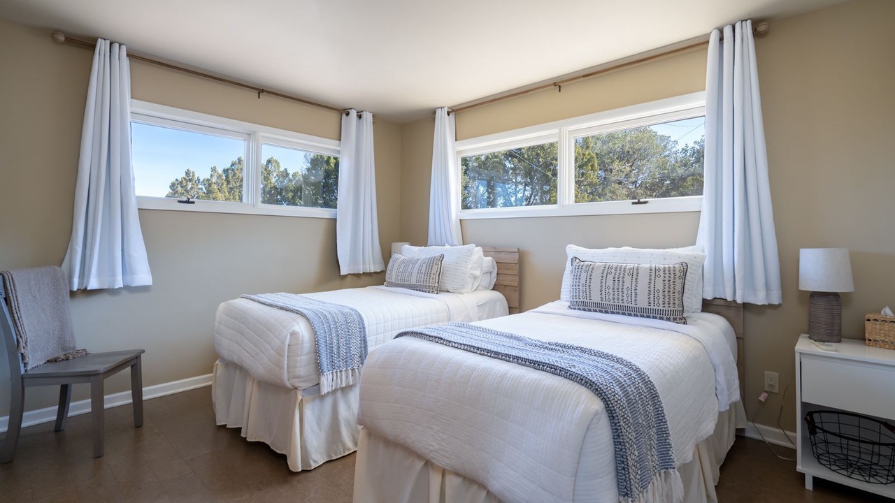 Photo of Bedroom in Northeast Santa Fe