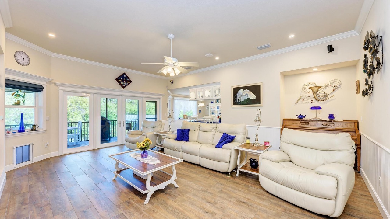 Photo of Livingroom in Ruskin