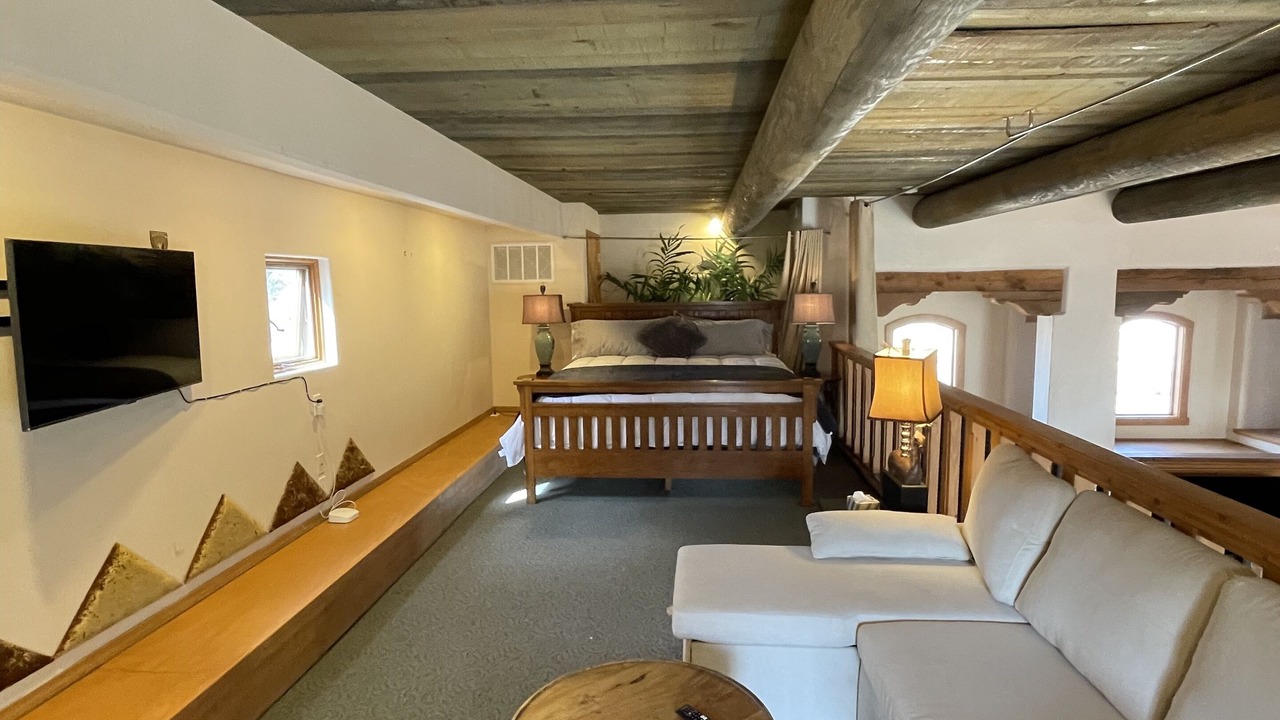 Photo of Livingroom in Los Ranchos de Albuquerque