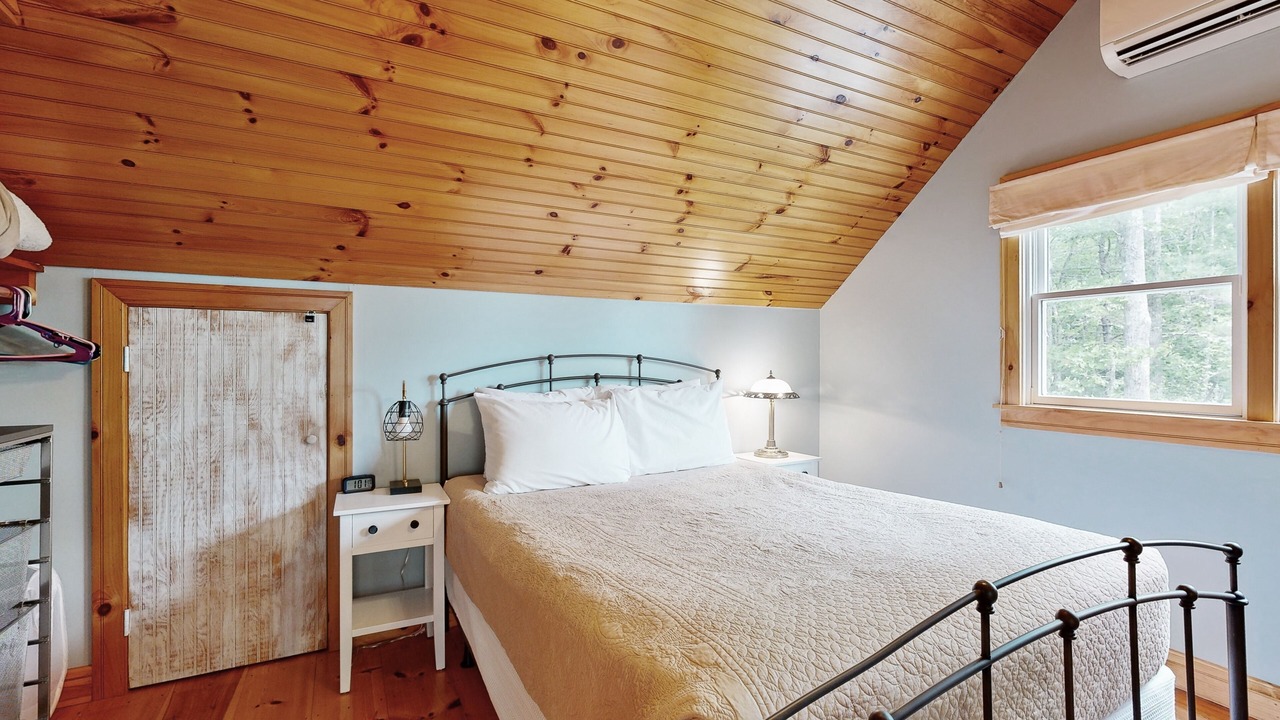 Photo of Bedroom in Warren