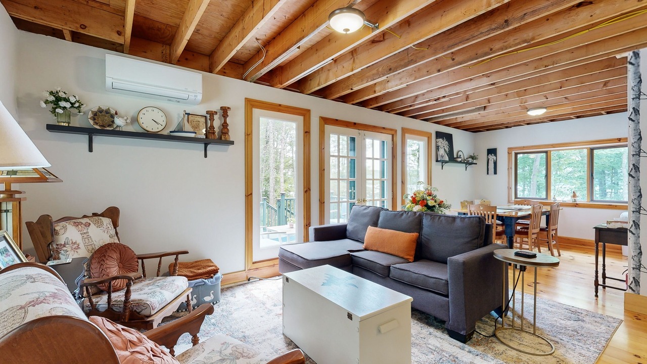 Photo of Livingroom in Warren