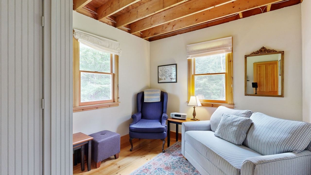 Photo of Livingroom in Warren