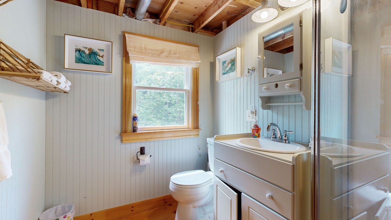 Photo of Bathroom in Warren