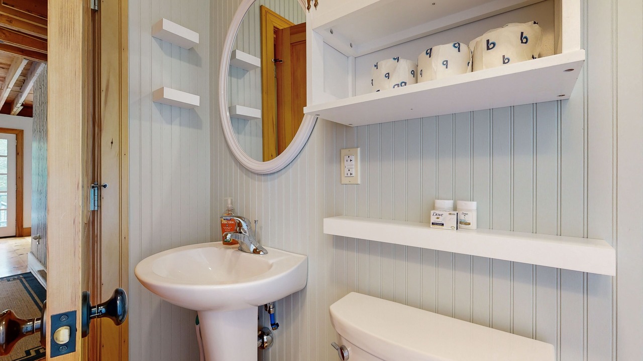 Photo of Bathroom in Warren