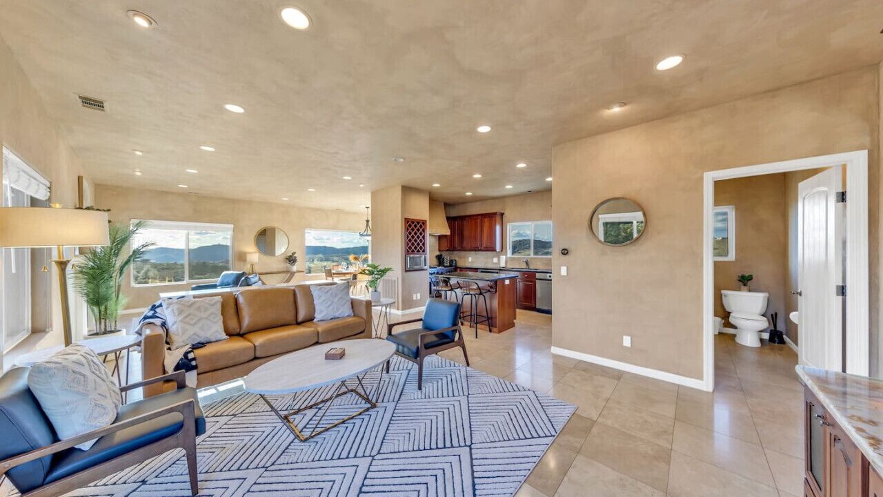 Photo of Livingroom in Greater Sacramento