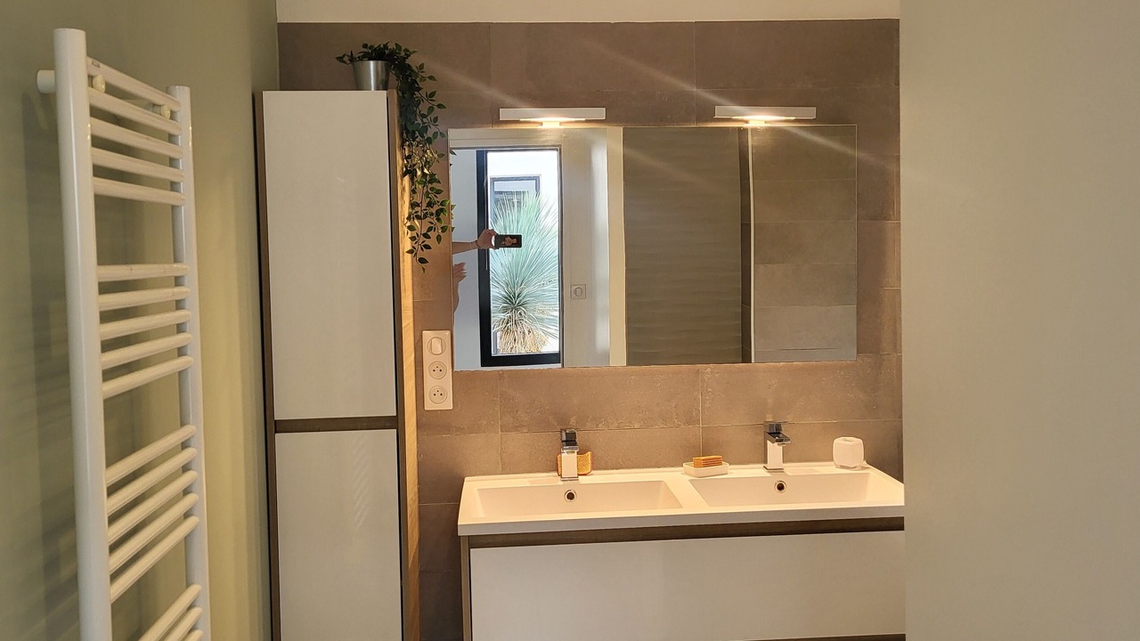 Photo of Bathroom in Servian