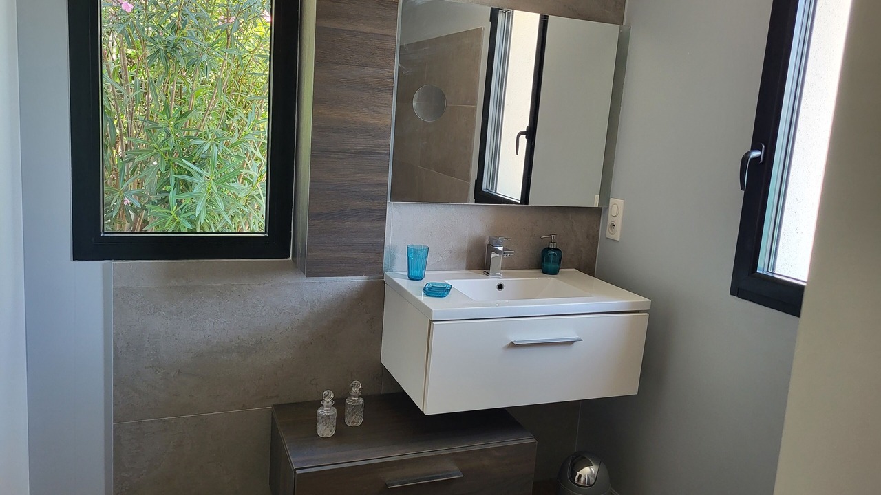 Photo of Bathroom in Servian