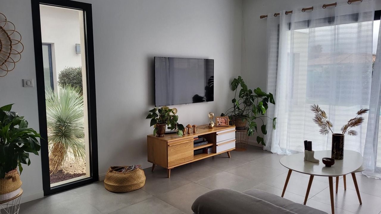 Photo of Livingroom in Servian