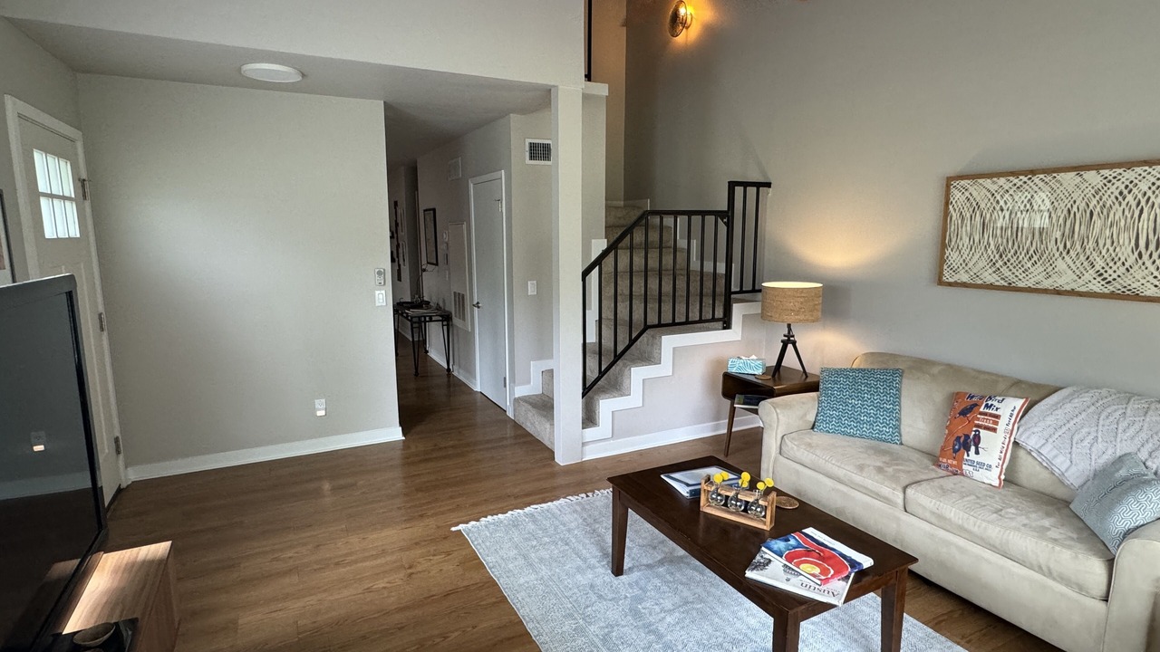 Photo of Livingroom in East Congress