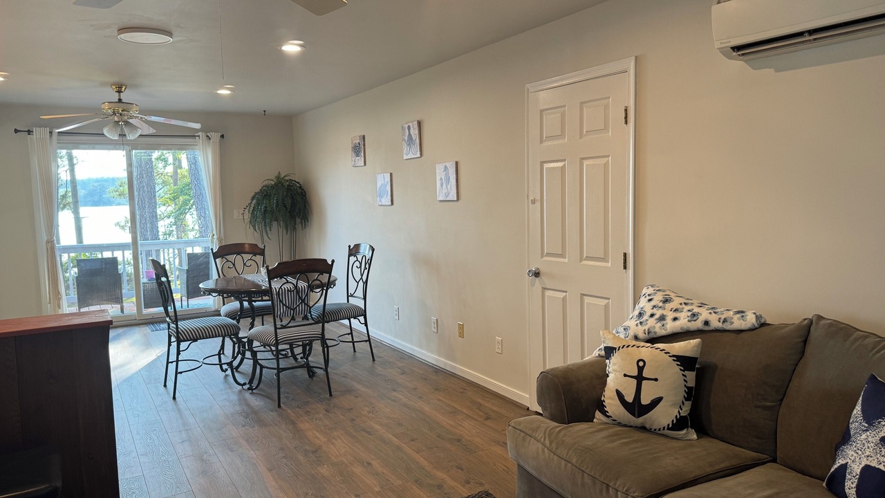 Photo of Livingroom in Lottsburg