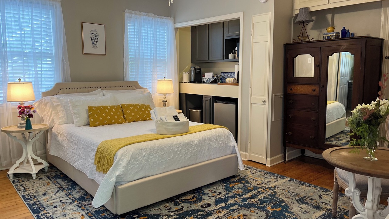 Photo of Bedroom in Summerville Historic District