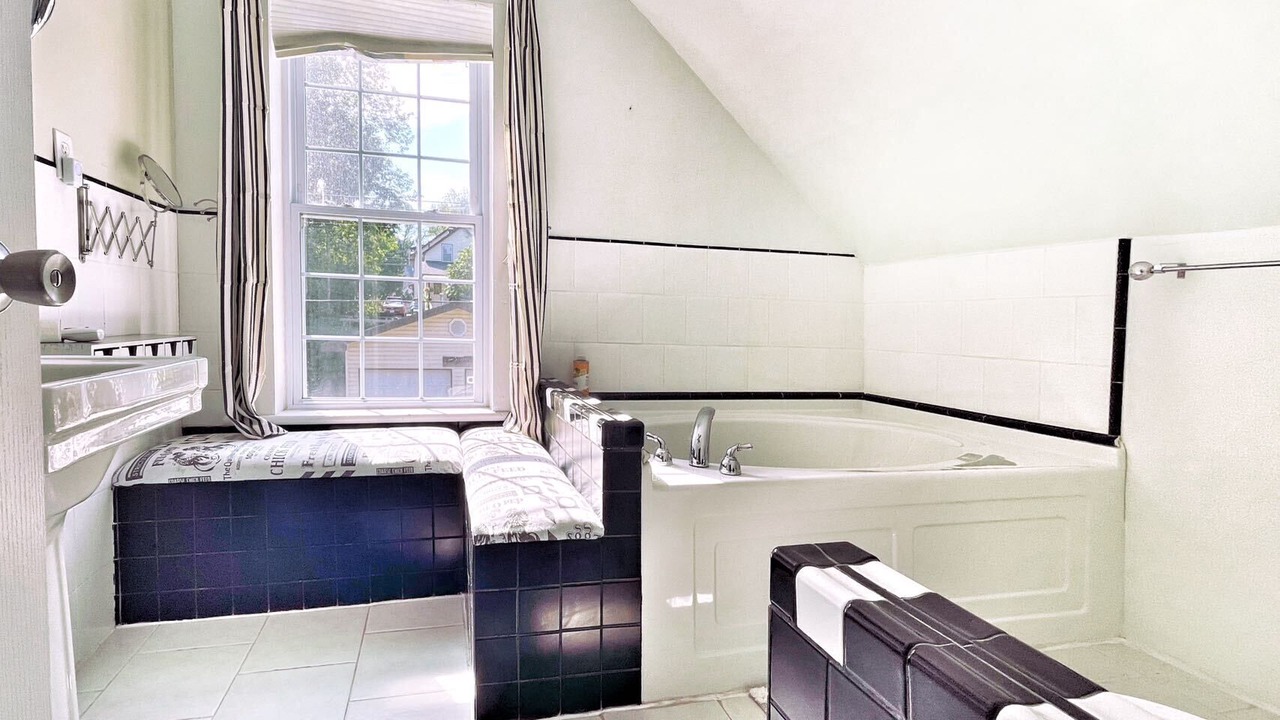Photo of Bathroom in Rama