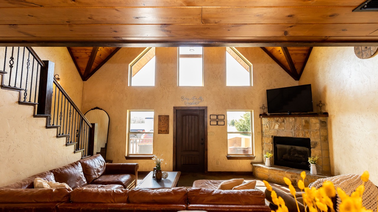 Photo of Livingroom in Sulphur Springs