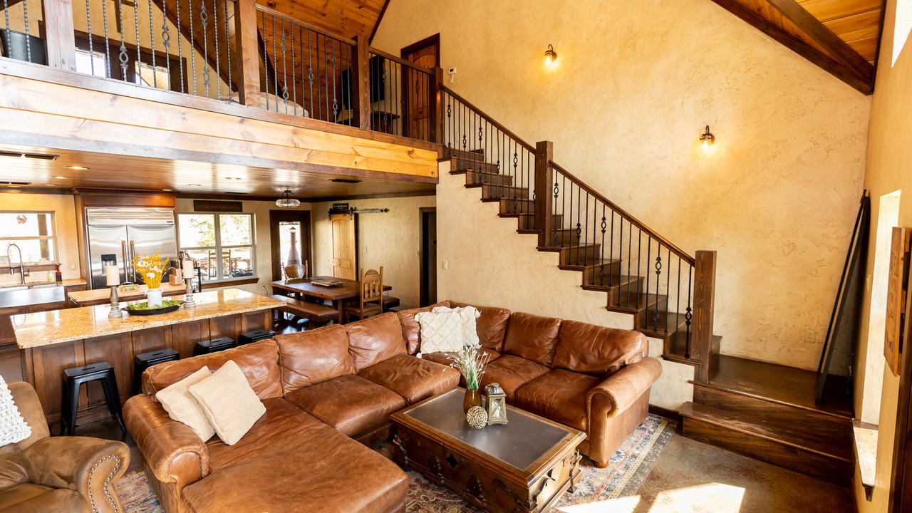Photo of Livingroom in Sulphur Springs