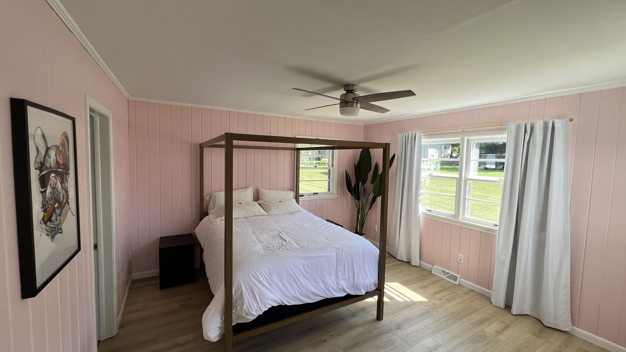 Photo of Bedroom in Culver