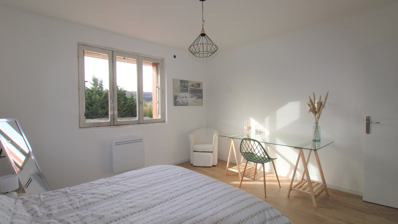 Photo of Bedroom in Lay-Saint-Christophe