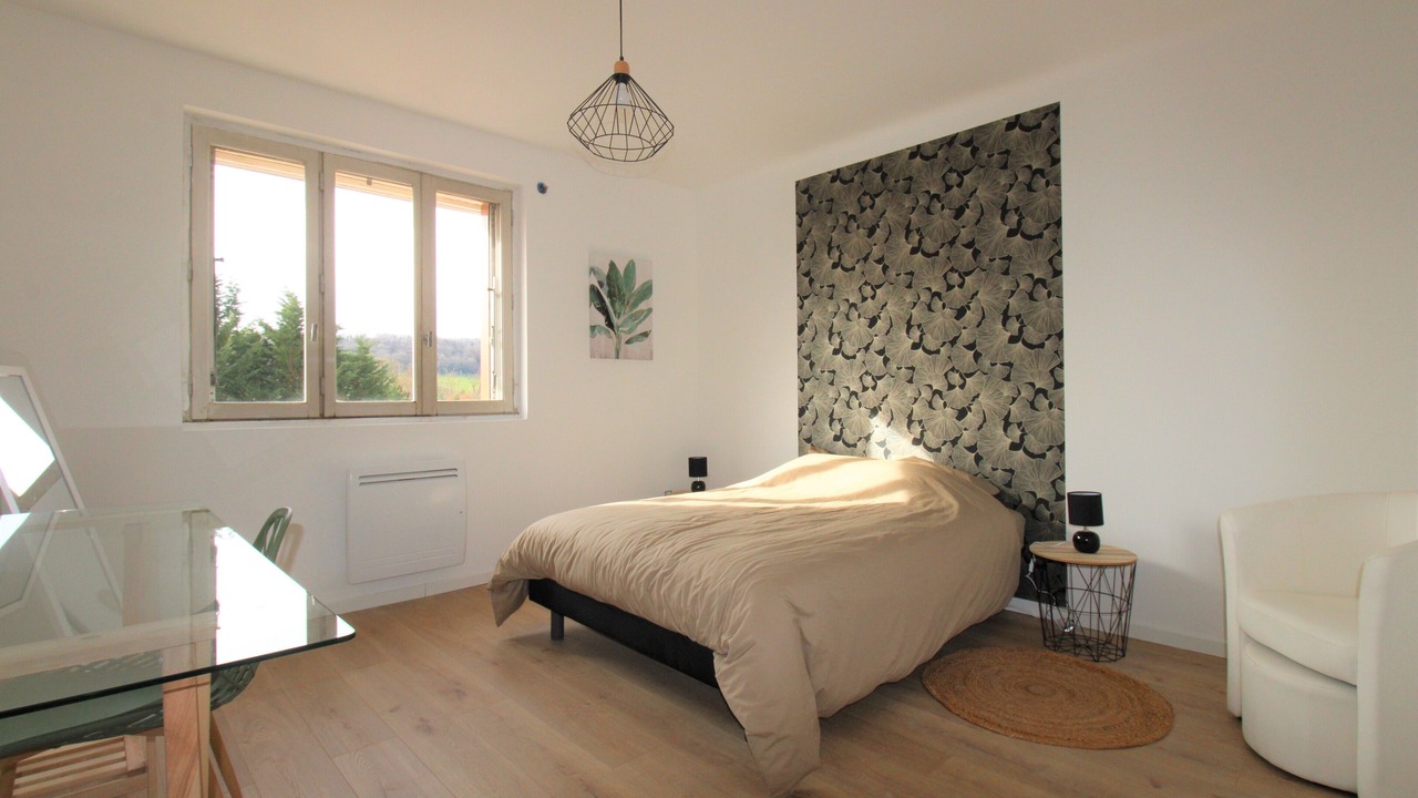 Photo of Bedroom in Lay-Saint-Christophe