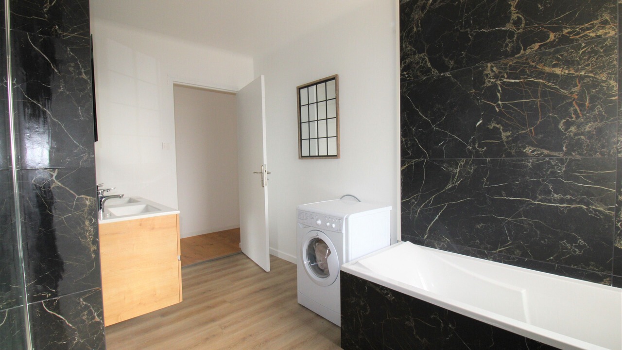 Photo of Bathroom in Lay-Saint-Christophe