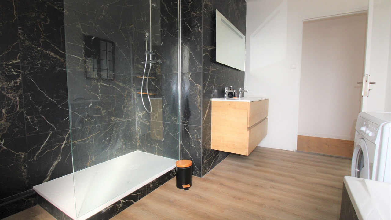 Photo of Bathroom in Lay-Saint-Christophe
