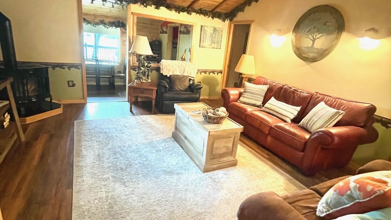 Photo of Livingroom in Gladwin