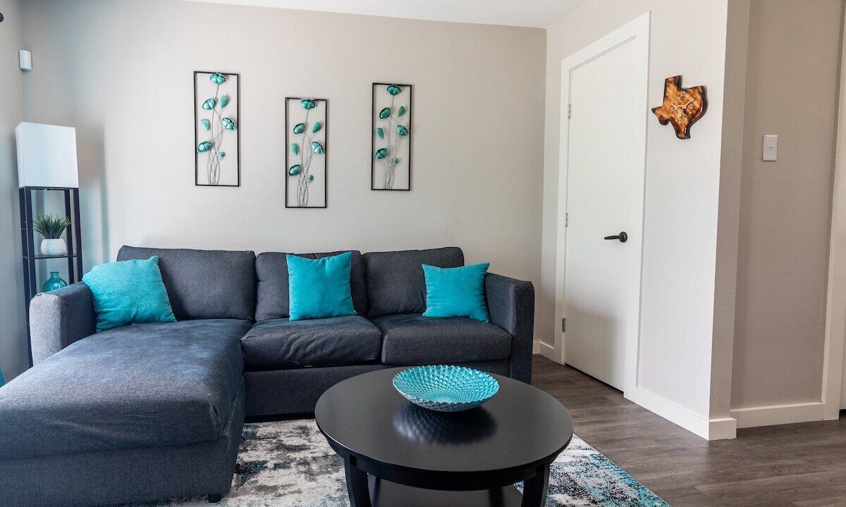 Photo of Livingroom in Montopolis