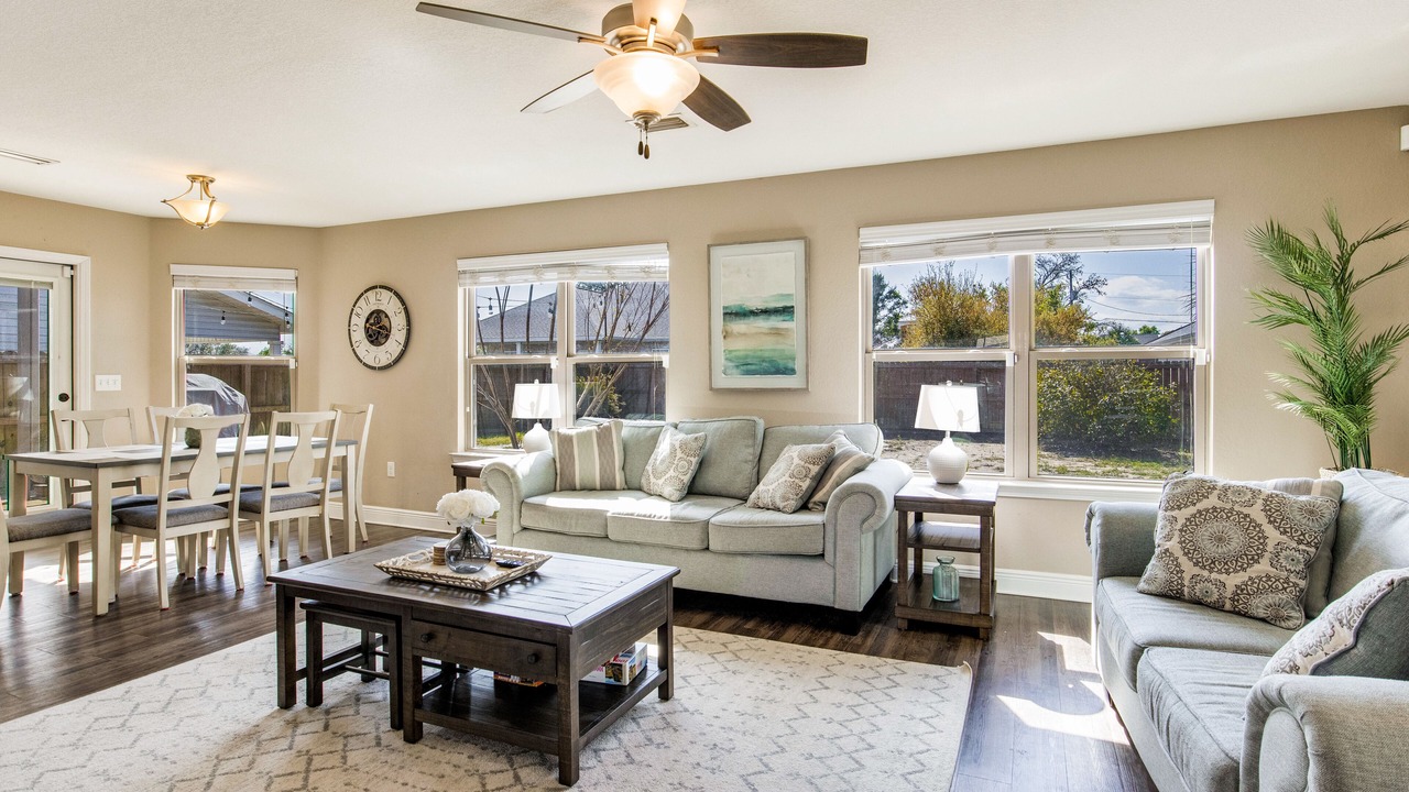Photo of Livingroom in Ono Island