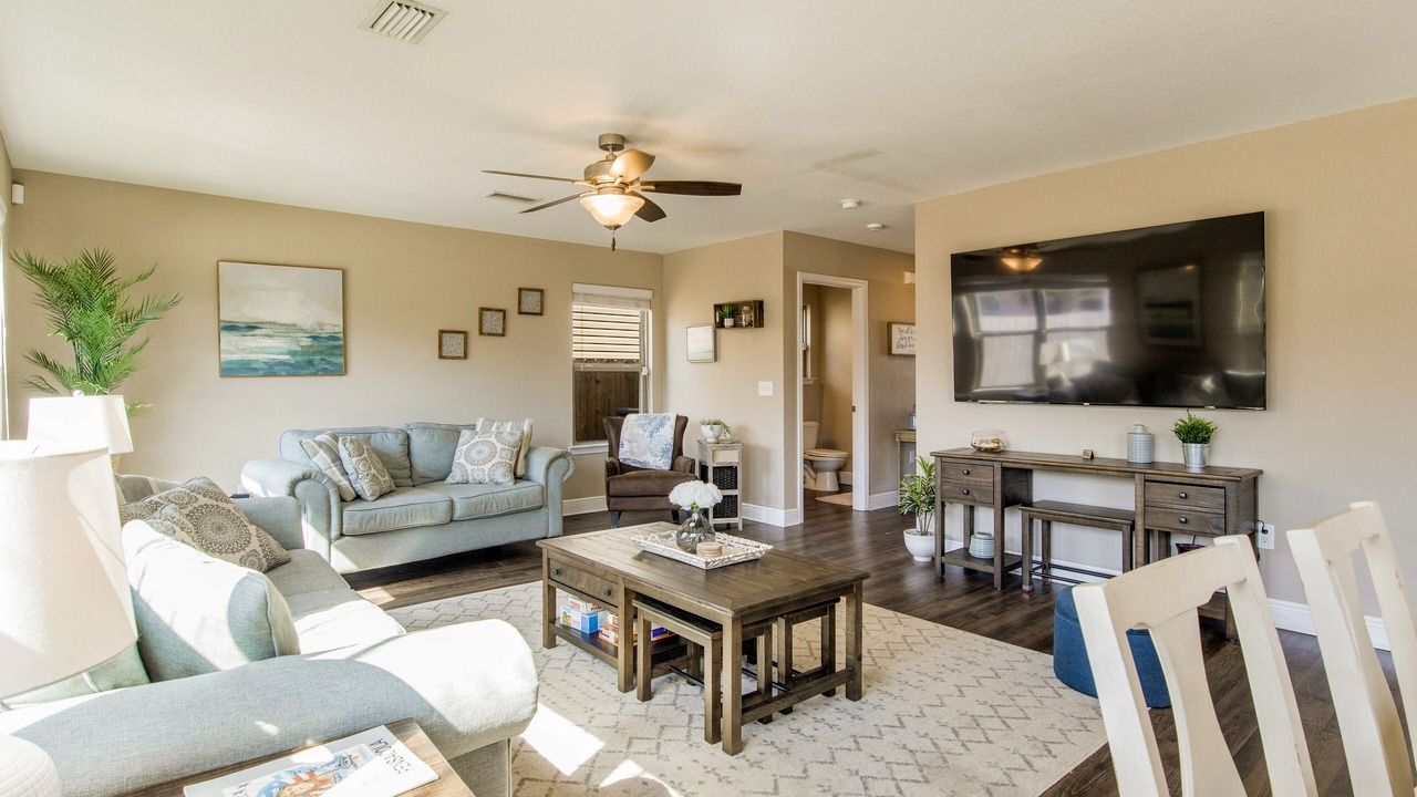 Photo of Livingroom in Ono Island
