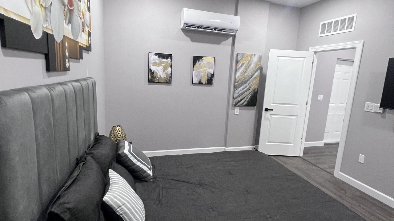 Photo of Bedroom in Harris