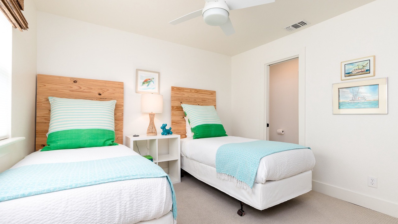 Photo of Bedroom in Harbor Oaks