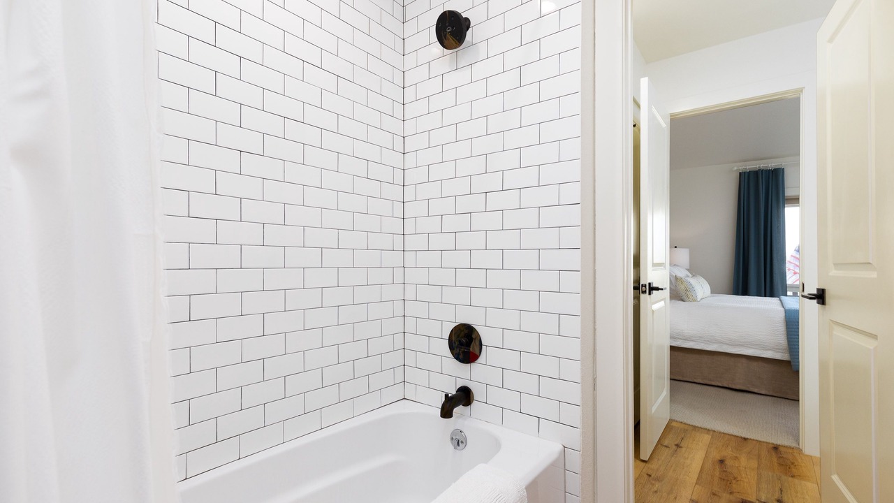 Photo of Bathroom in Harbor Oaks