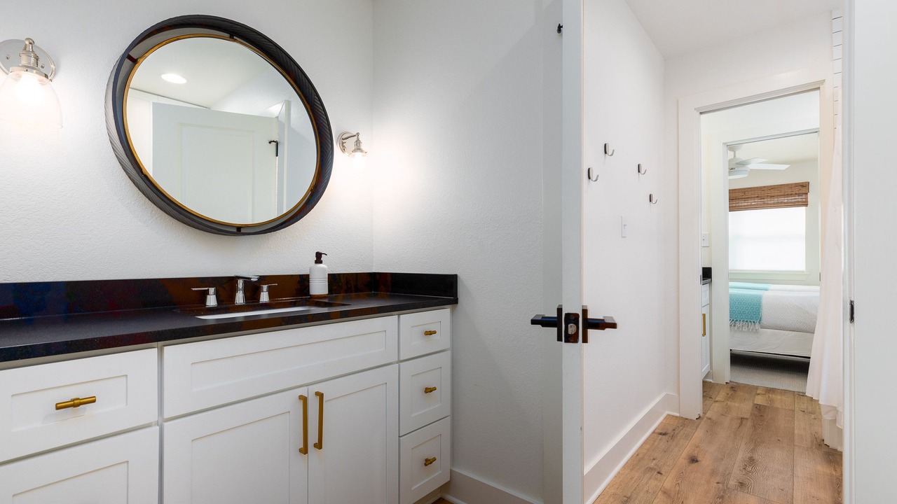 Photo of Bathroom in Harbor Oaks