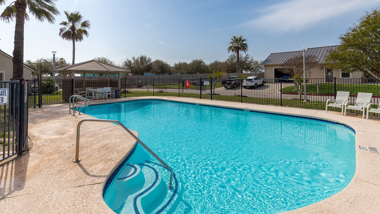 Photo of Outdoor in Harbor Oaks