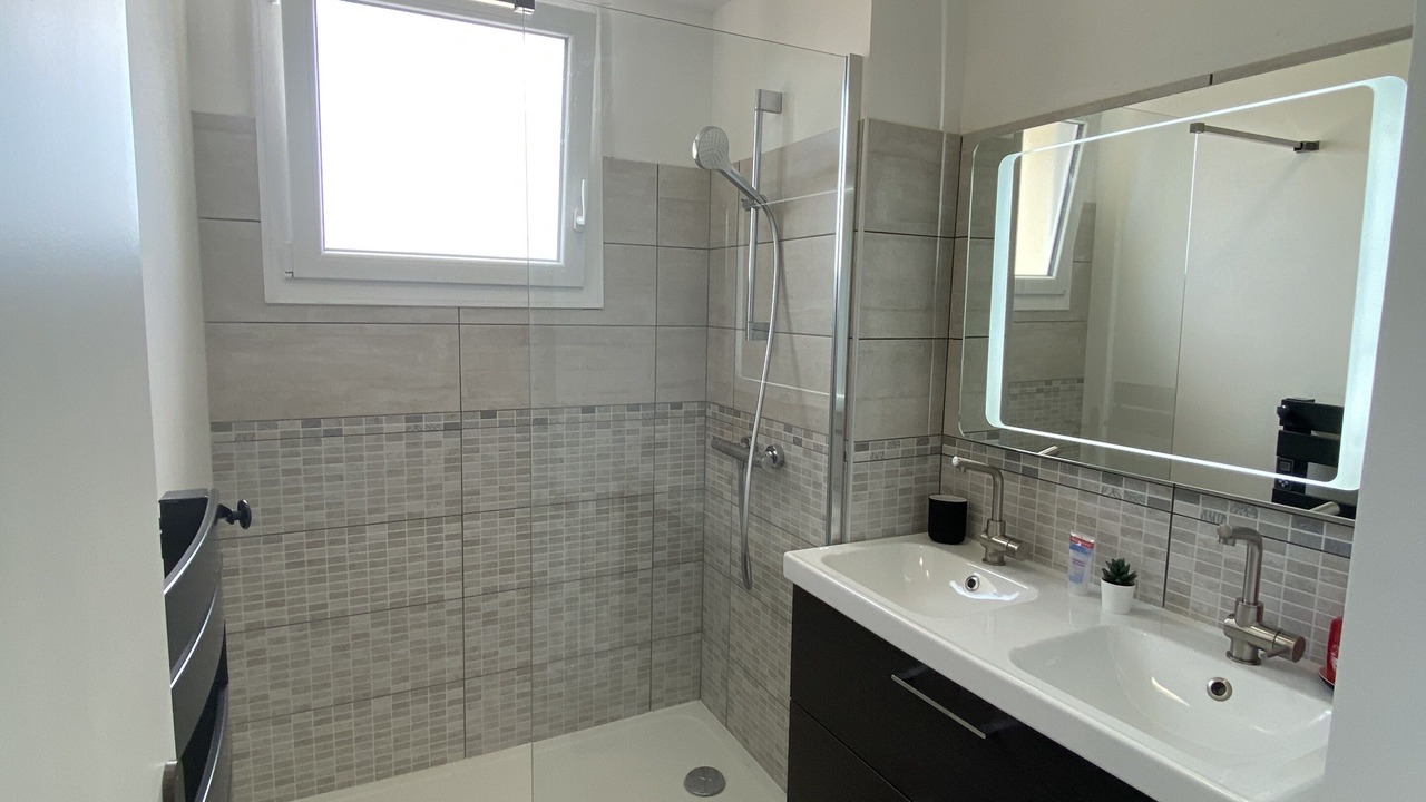 Photo of Bathroom in Saint-Etienne