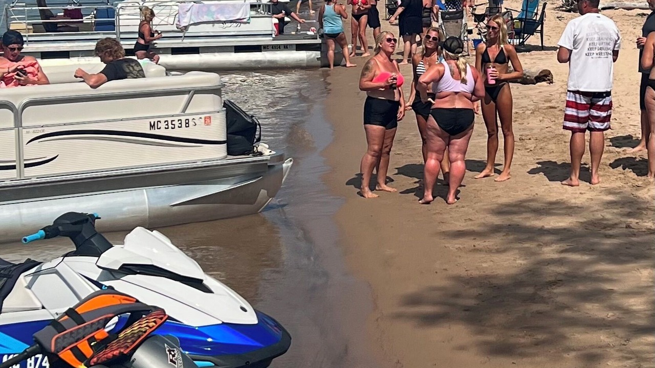Photo of Others in Barbeau