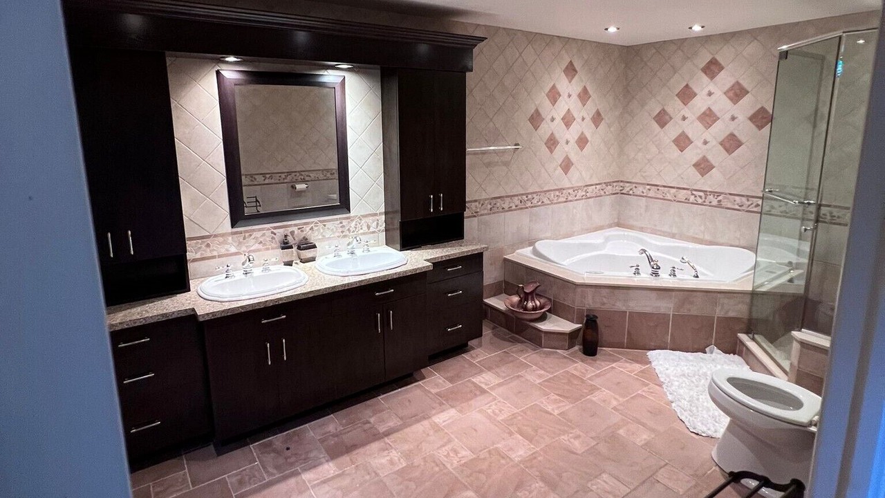 Photo of Bathroom in Bout-de-l'Ile