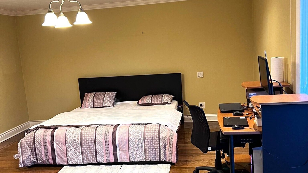 Photo of Bedroom in Bout-de-l'Ile