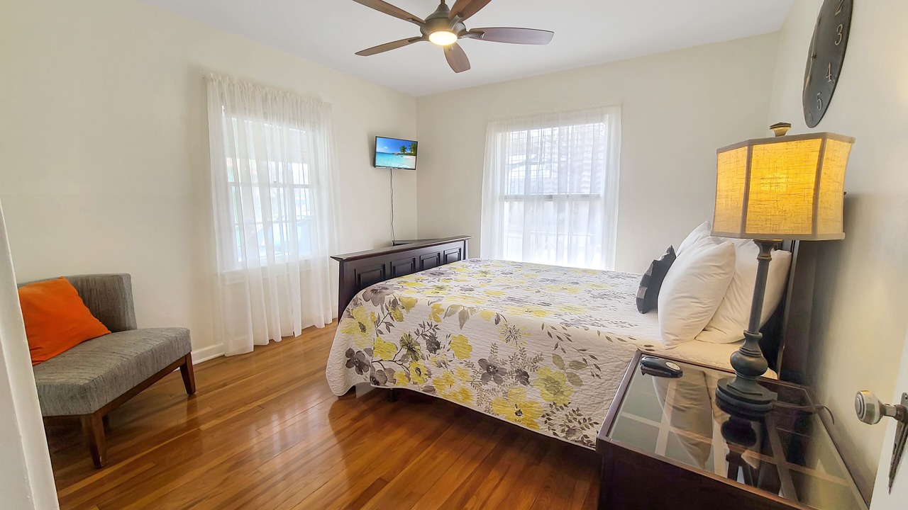 Photo of Bedroom in Northwest Los Angeles Heights