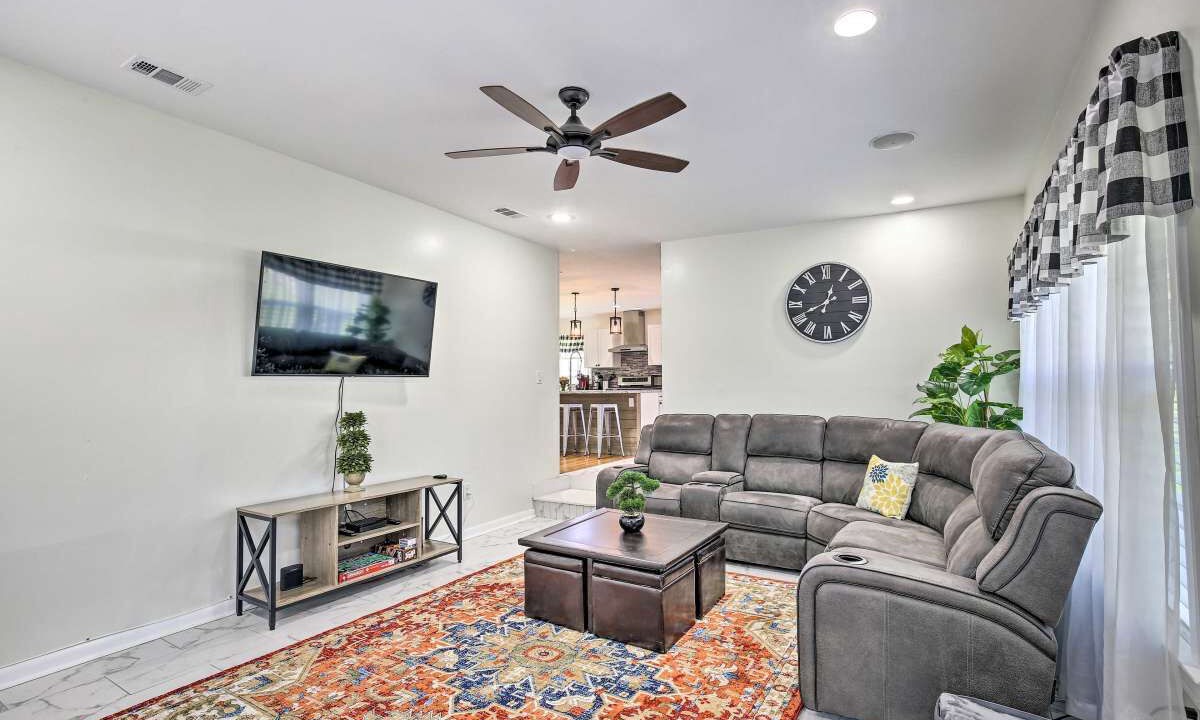 Photo of Livingroom in Northwest Los Angeles Heights