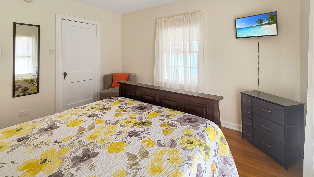 Photo of Bedroom in Northwest Los Angeles Heights