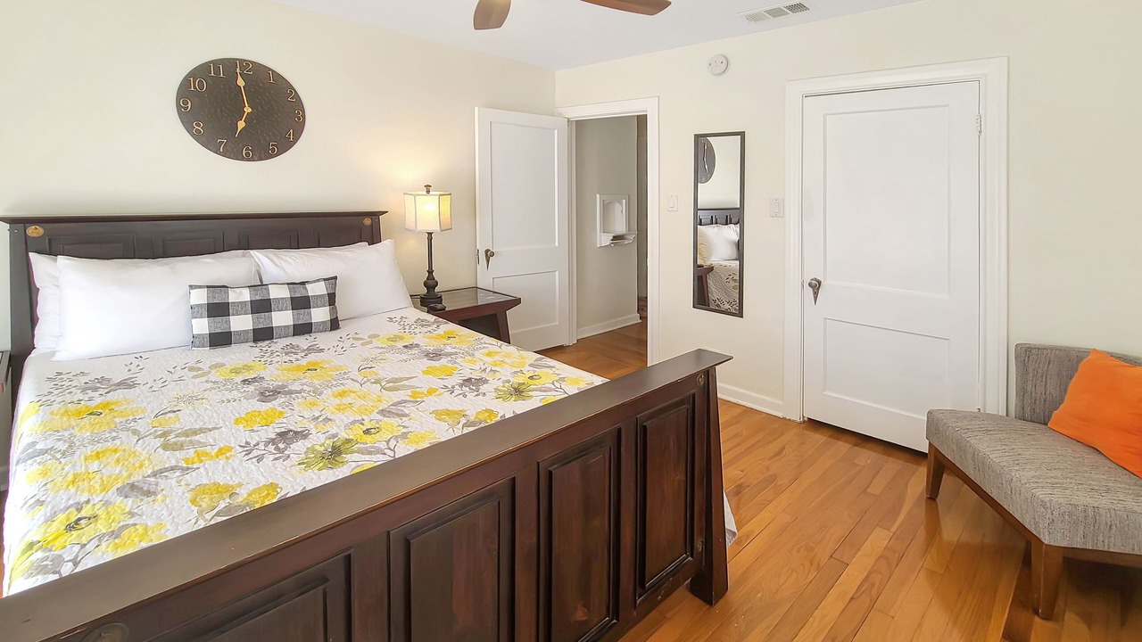 Photo of Bedroom in Northwest Los Angeles Heights