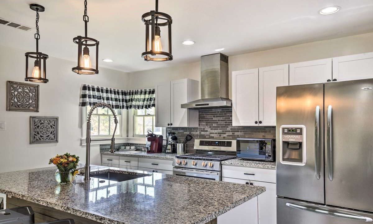 Photo of Kitchen in Northwest Los Angeles Heights