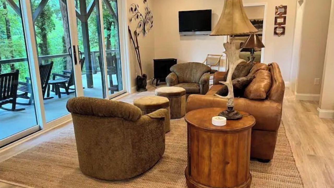 Photo of Livingroom in Chimney Rock
