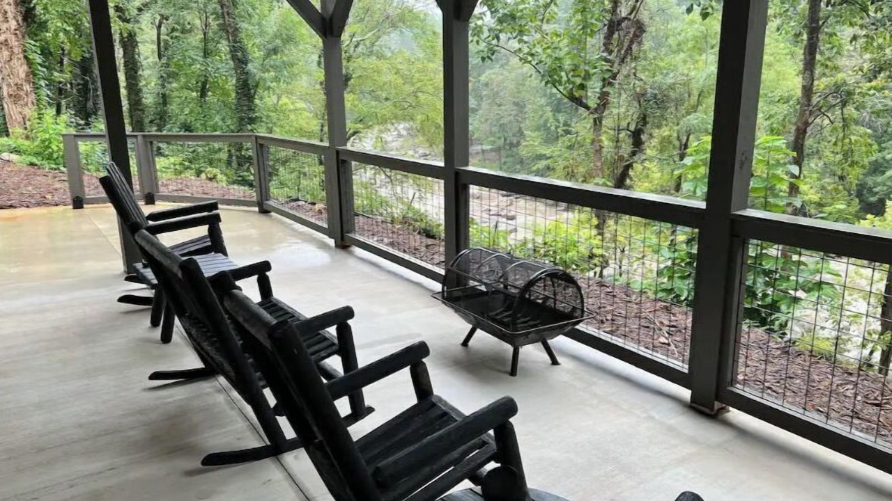 Photo of Patio Balcony in Chimney Rock