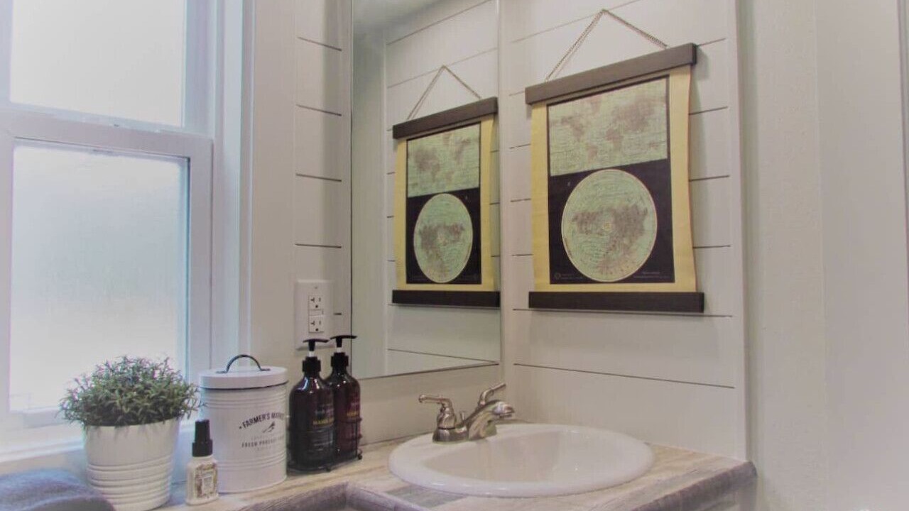 Photo of Bathroom in Warren